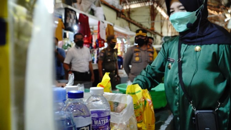 Kapolres Banjar bersama Walikota Banjar Sidak Pasar, Stabilkan Harga Minyak Goreng
