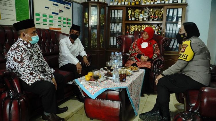 Kapolres bersama Wawalkot serta Kepala Kemenag Banjar Monev bersama Kepala Sekolah MI, MTs, dan MI Se-Kota Banjar Capaian Terkait Vaksin