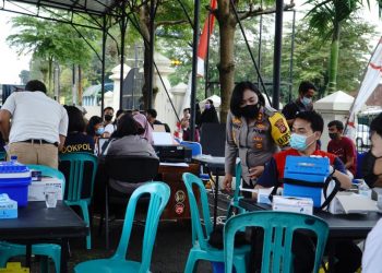 Vaksin di Polres Banjar Dapat Makanan dan Minuman Gratis