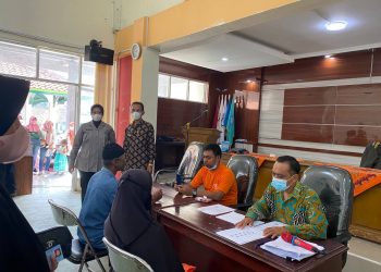 Guna Berikan Rasa Aman Personel Polsek Ciamis Lakukan Monitoring Pengamanan Penyaluran BLT di Desa Mekarjadi