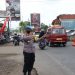 Personel Pos Pam Ops Ketupat Lodaya 2022 Cisaga Polres Ciamis Lakukan Pengamanan Atur Arus Mudik di Simpang Tiga Cisaga