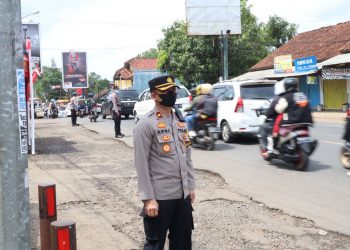 Wakapolres Ciamis Kompol Apri Rahman SE. Tinjau Arus Lalin Kawasan Simpang Tiga Cisaga
