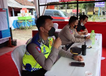 Dari Pos Yan Cihaurbeuti Kini Personel Polres Ciamis Himbau Bagi Pengendara Agar Selalu Berhati- hati