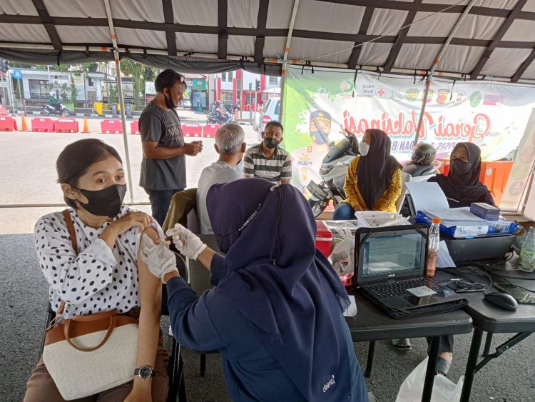 Selama Ops Ketupat Lodaya 2022 Pos Terpadu Alun-Alun Ciamis Layani Vaksinasi Bagi Pemudik