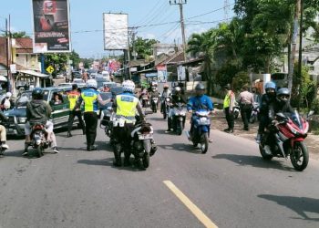 Personel Pos Pam Cisaga Polres Ciamis Siaga Amankan Arus Balik Di Simpang Tiga Cisaga