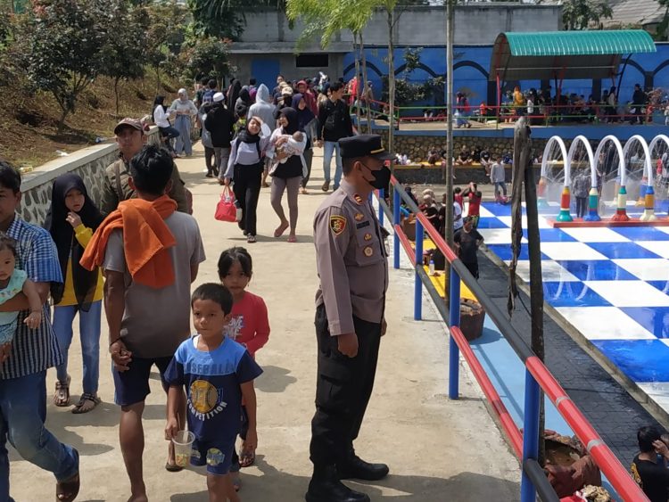Polsek Cipaku Polres Ciamis Lakukan pengaman di Lokasi Obyek Wisata