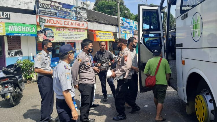 Sat Binmas Polres Ciamis Monitoring Arus Balik Dari Dua Titik