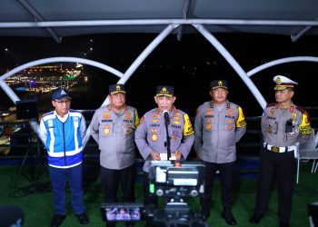 Tinjau Arus Balik di Bakauheni , Kapolri Minta Masyarakat Manfaatkan WFH dan Libur Sekolah
