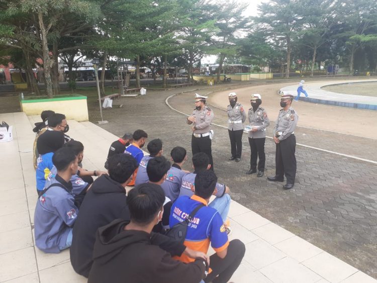 Ditlantas Polda Jabar Melaksanakan Pembinaan dan Sosialisasi kepada Paguyuban Sepeda Motor Kota Banjar