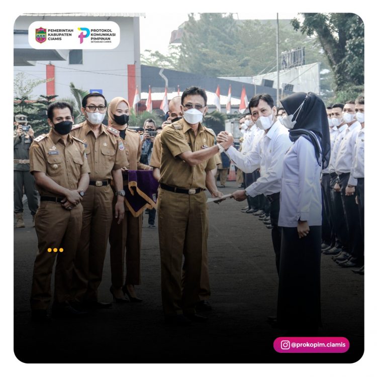 Bupati Herdiat Serahkan SK P3K Tahap 2 untuk 703 Guru di Kabupaten Ciamis