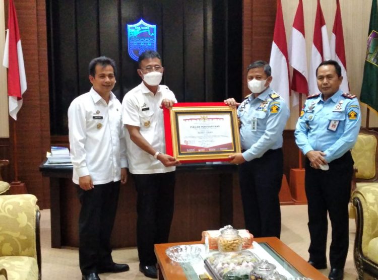 Bupati Ciamis Terima Penghargaan dari Kementerian Hukum dan HAM RI