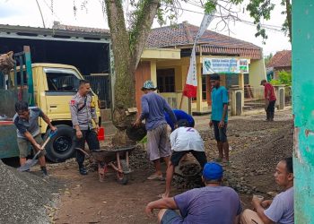 Polsek Purwaharja Polres Banjar Lakukan Giat Bakti Siliwangi Manunggal Satata Sariksa (BSMSS) Di Desa Mekarharja