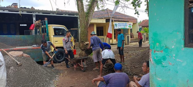 Polsek Purwaharja Polres Banjar Lakukan Giat Bakti Siliwangi Manunggal Satata Sariksa (BSMSS) Di Desa Mekarharja