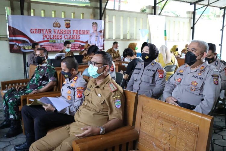Polres Ciamis Bersama Dinkes Ciamis Laksanakan Gebyar Vaksin booster Sekaligus Launching