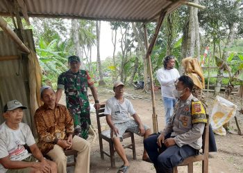 personel Polsek Langensari Polres Banjar Giat Silaturahmi Dengan Warga Desa Waringinsari