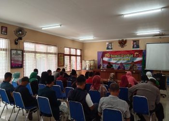 Jumat Curhat, Polsek Cikoneng Silaturahmi di Kantor Kecamatan Cikoneng