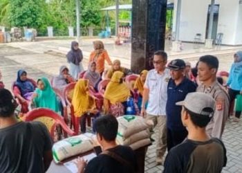 Polres Ciamis Monitoring Penyaluran Bantuan Beras Ketahanan Pangan ke 393 KPM di Desa Bantarsari