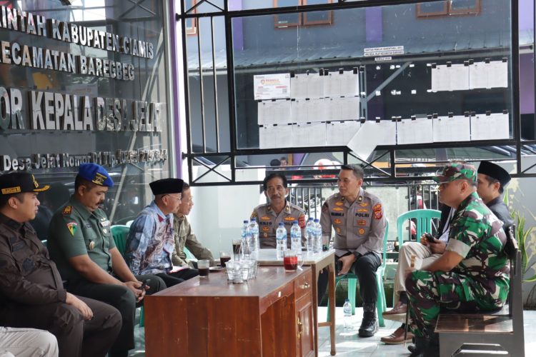 Polres Ciamis Hadiri Pembukaan Progran BSMSS Kodim 0613/Ciamis di Desa Jelat