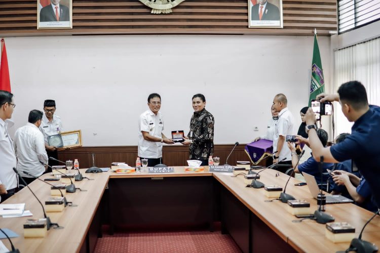 Desa Panjalu Raih Penghargaan Terbaik dari DJPb Kemenkeu Dalam Mengelola Dana Desa.