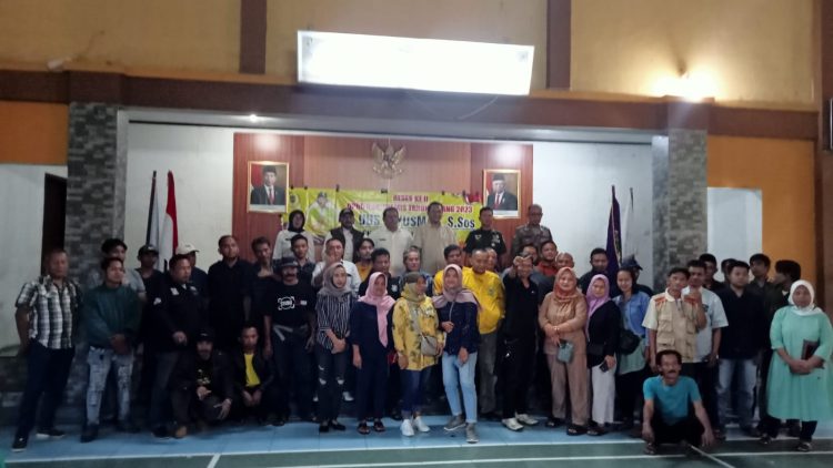 H. Uus Jayusman Anggota Dewan Fraksi Golkar Kabupaten Ciamis Adakan Reses Di Aula Desa Margaharja Kecamatan Sukadana