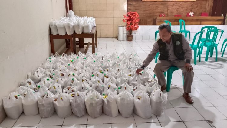 BAZNAS Ciamis Melalui UPZ Desa Laksanakan Kegiatan Santunan Ramadhan untuk Imam Tajuk, Guru Ngaji, Dan Kolektor infaq di Desa Bojongmengger