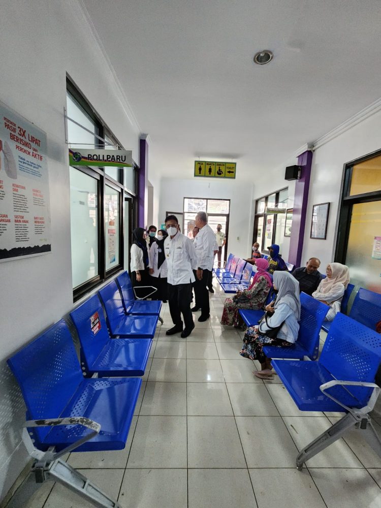 Bupati Berpesan Kepada Para Dokter Nakes Saat Sidak Di RSUD Ciamis : Layani Masyarakat dengan Hati, Bukan Kewajiban Tugas Semata