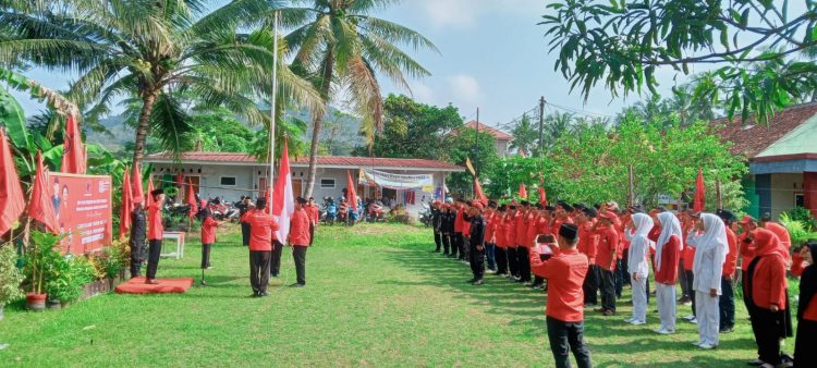 Upacara HUT RI Ke 80 DPC PDI Perjuangan Kota Banjar Digelar Khusus di Kelurahan Pataruman.