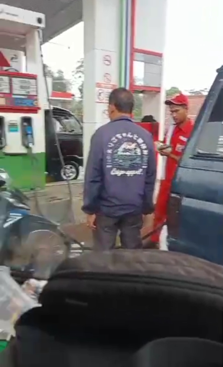 Warga Keluhkan Antrian Panjang di SPBU Karangnunggal, Video Unggahan Viral di Media Sosial