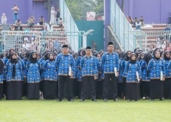 Bupati Ciamis Serahkan SK PPPK Paruh Waktu kepada 3.554 Pegawai di Stadion Galuh