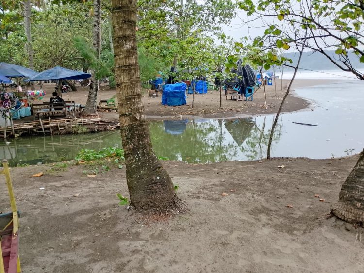 Diduga Limbah Hotel Cemari Pantai Barat Pangandaran, Aktivis WALHI Jabar Desak Uji Lab dan Sanksi Tegas