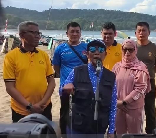 Susi Pudjiastuti Gaungkan Perlindungan Pangandaran, Dorong Pembatasan Plastik Sekali Pakai