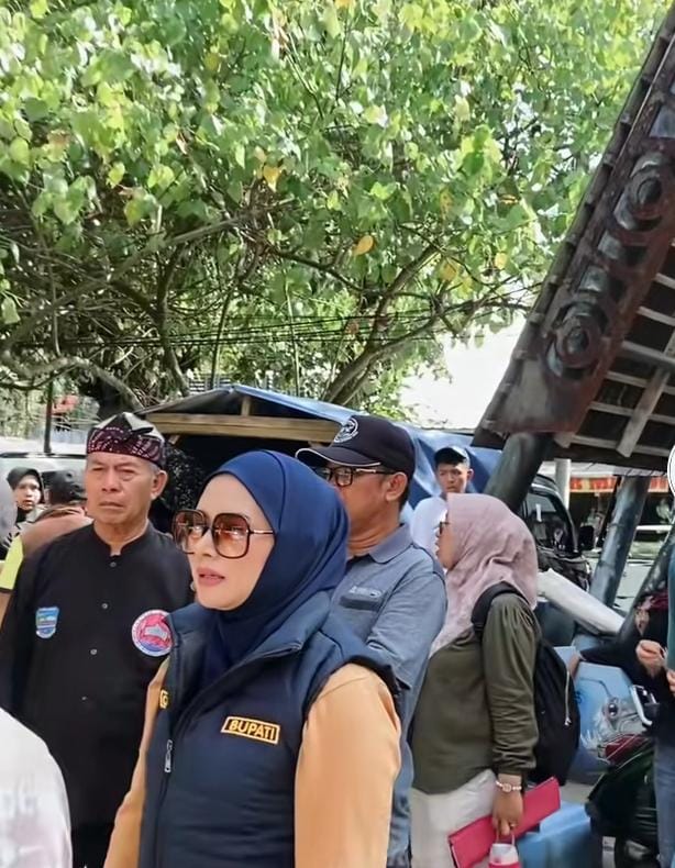 Bupati Pangandaran Tinjau Langsung Penataan Parkir Kawasan Pantai