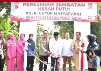 Peresmian Jembatan Gantung Merah Putih di Desa Waringinsri