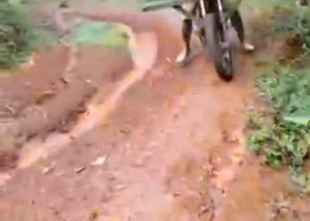 Jalan “Kahirupan Utama” Masih Berlumpur: Harapan Warga Nagrog di Tengah Janji yang Tak Kunjung Nyata