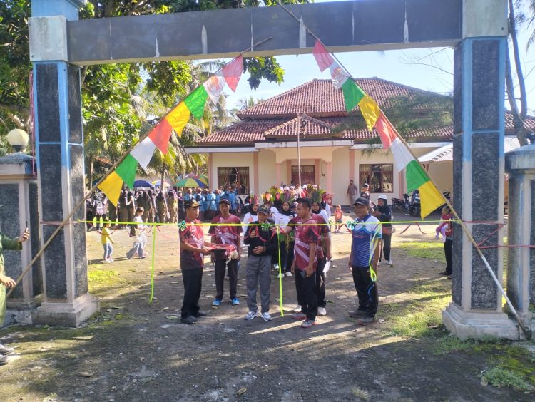 Meriah dan Penuh Semangat, Ribuan Warga Ramaikan Jalan Santai HUT ke-44 Desa Cimanuk
