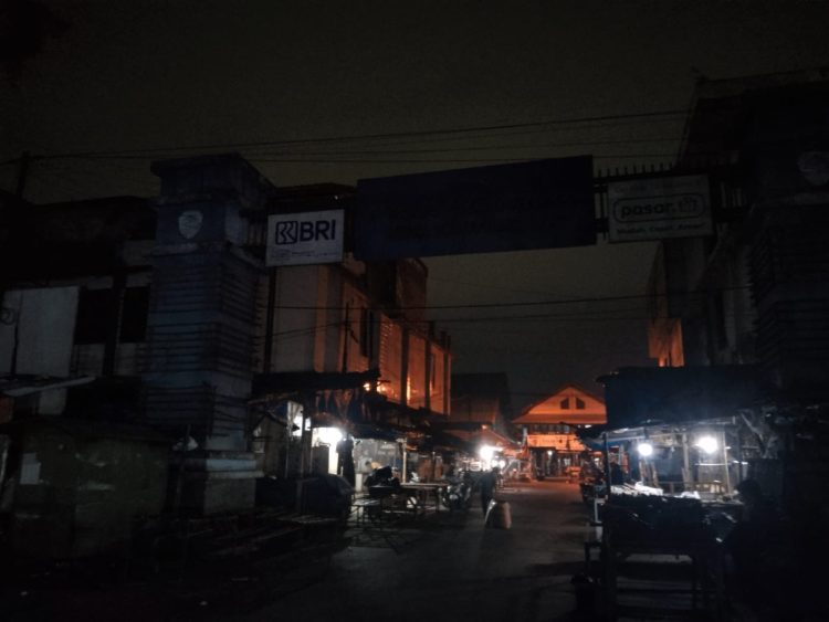Pasar Cikurubuk Kian Memprihatinkan: Kumuh, Gelap, dan Dinilai Terabaikan di Jantung Ekonomi Priangan Timur