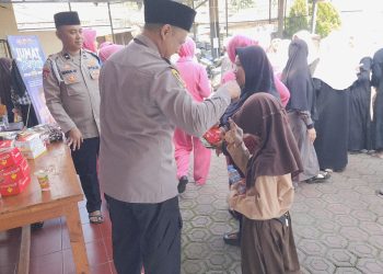 Jumat Berkah Polresta Bandung Bersama 1000 Anak Yatim Digelar di Polsek Pameungpeuk