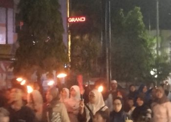 Sambut 1 Muharram, Ribuan Warga Tasikmalaya Meriahkan Pawai Obor Penuh Makna