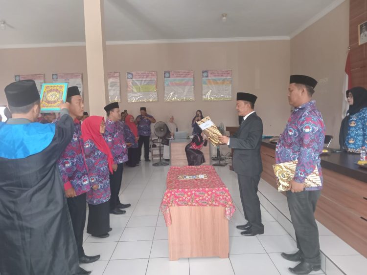 Pelantikan dan Pengambilan Sumpah Perangkat Desa Cijulang Perkuat Tata Kelola Pemerintahan dan Pelayanan Masyarakat