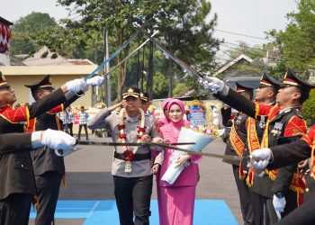 Farewell & Welcome Parade Berlangsung Khidmat, Tongkat Komando Polres Tasikmalaya Kota Resmi Beralih ke AKBP Andik Eko Siswanto, S.H., S.I.K., M.H.