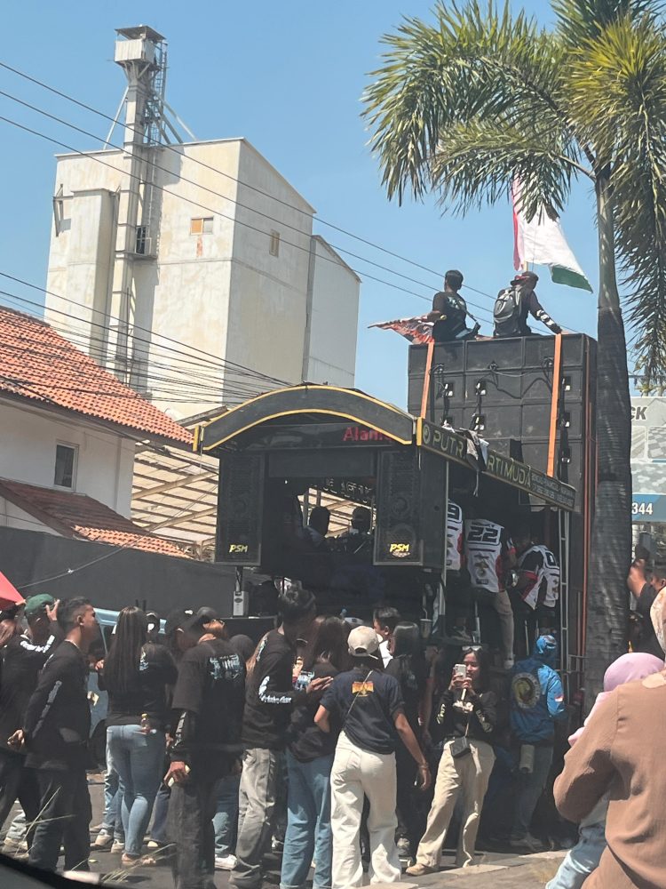 Peringatan Kemerdekaan di Cirebon Timur Diwarnai Sound Horeg, Esensi Budaya Jadi Sorotan